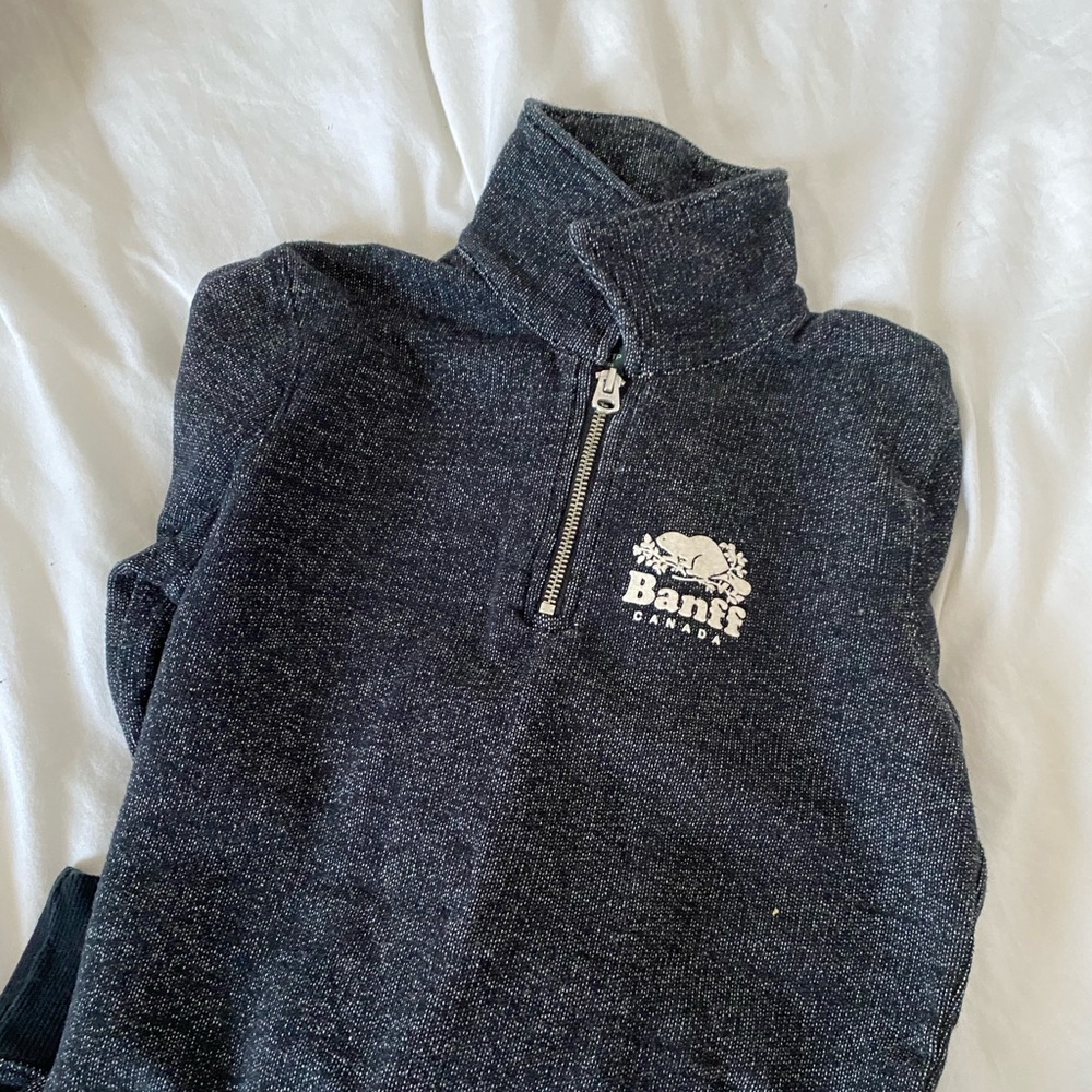 Roots sweater